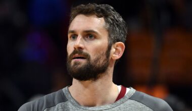 Kevin Love in warmups