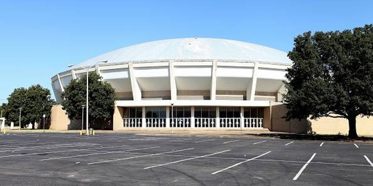 J&J Show: It is time to tear down the Mid-South Coliseum