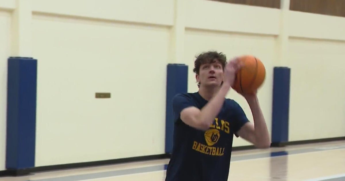 University of Dallas basketball team finally heads to London after fundraising push