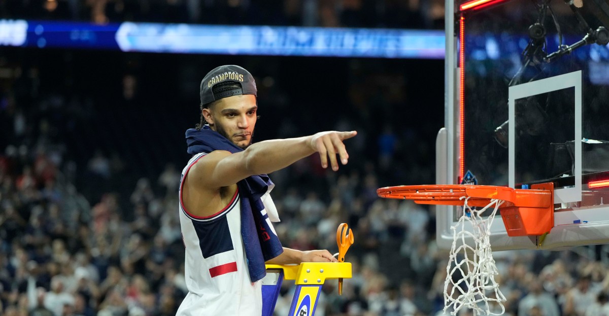 Andre Jackson Jr. signs deal with Toronto Raptors.