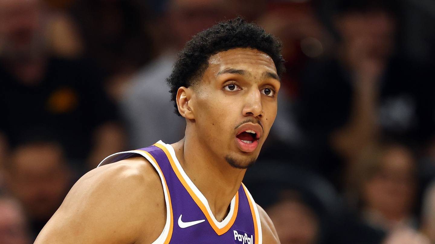 Phoenix, Arizona, USA; Phoenix Suns forward Ryan Dunn (0) against the Cleveland Cavaliers at Mortgage Matchup Center on Jan 30, 2026.