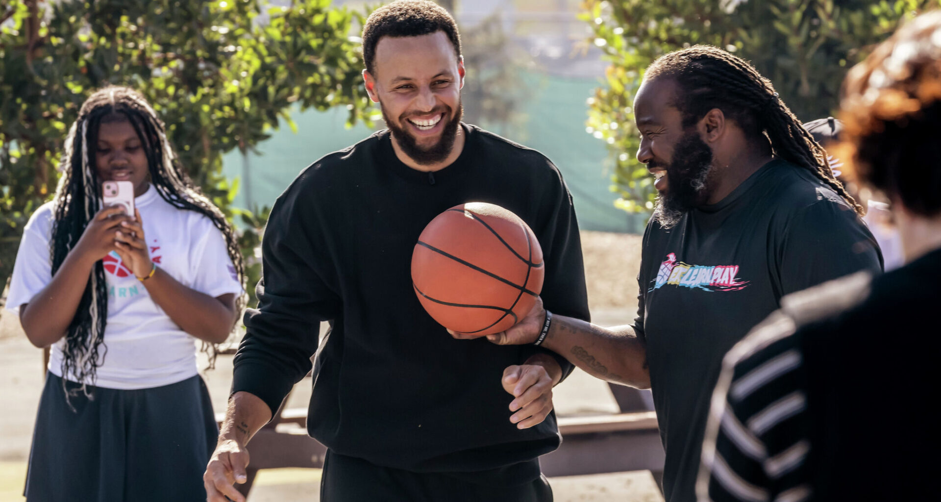 Steph Curry says he’s staying. Now comes the hard part for Warriors