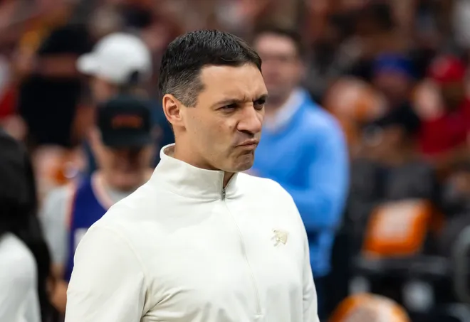 Apr 27, 2026; Phoenix, Arizona, USA; Oklahoma City Thunder head coach Mark Daigneault against the Phoenix Suns during game four of the first round of the 2026 NBA Playoffs at Mortgage Matchup Center. Mandatory Credit: Mark J. Rebilas-Imagn Images
