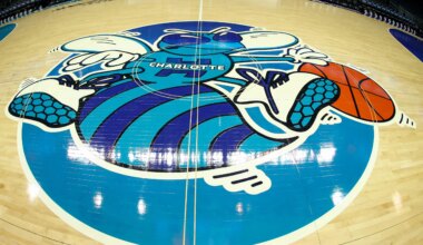 Hornets jersey history No. 4 Scott Haffner 1990-1991