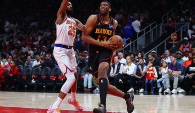 Knicks 'heavily' monitoring center position, says coach Mike Brown