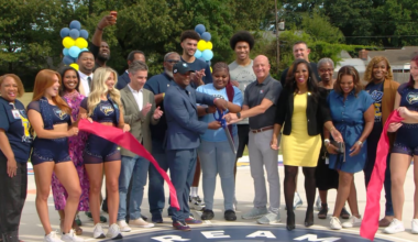 Grizzlies unveil brand-new basketball court at Memphis school