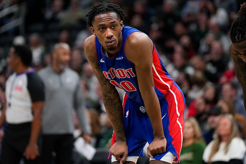 NBA: Detroit Pistons at Milwaukee Bucks