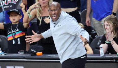 Knicks to hire Ed Flynn as Mike Brown's new replay 'challenge guy'