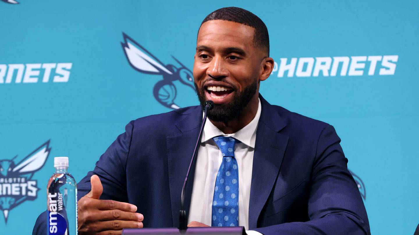 Quick Hitters From Charles Lee's First Pre-Game Presser of 2026-27