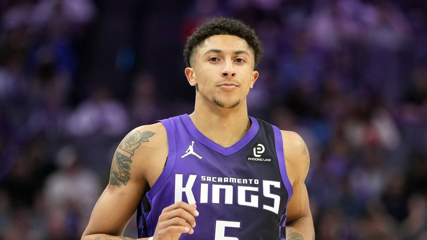 One Riser and One Faller From Kings' Preseason Opener vs. Lakers