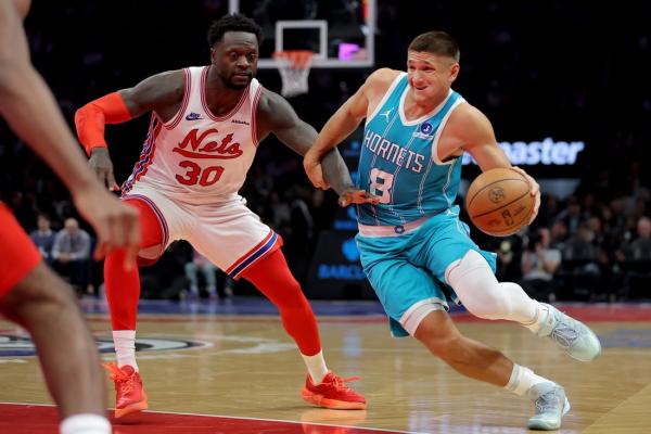Hawks, Hornets collide searching for a 2-0 start