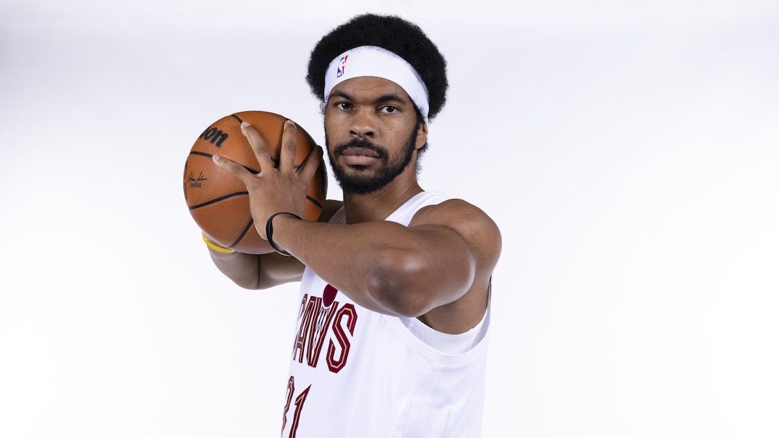 Watch Cavs' Jarrett Allen Play Beer Die with Fans at Browns Tailgate in Trending Video
