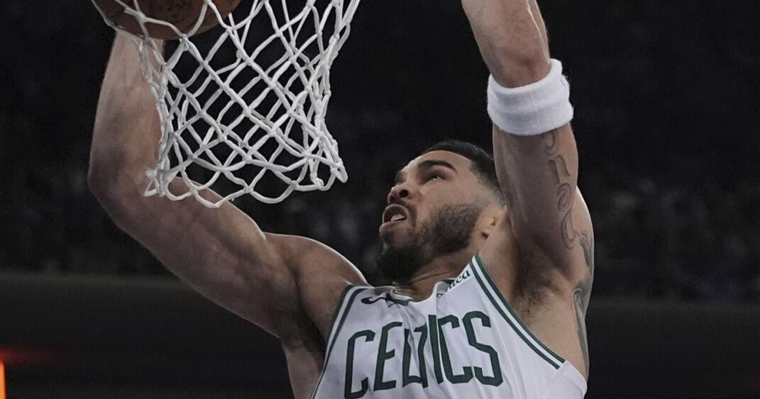 Boston Celtics arrive in Charleston. See the photos.
