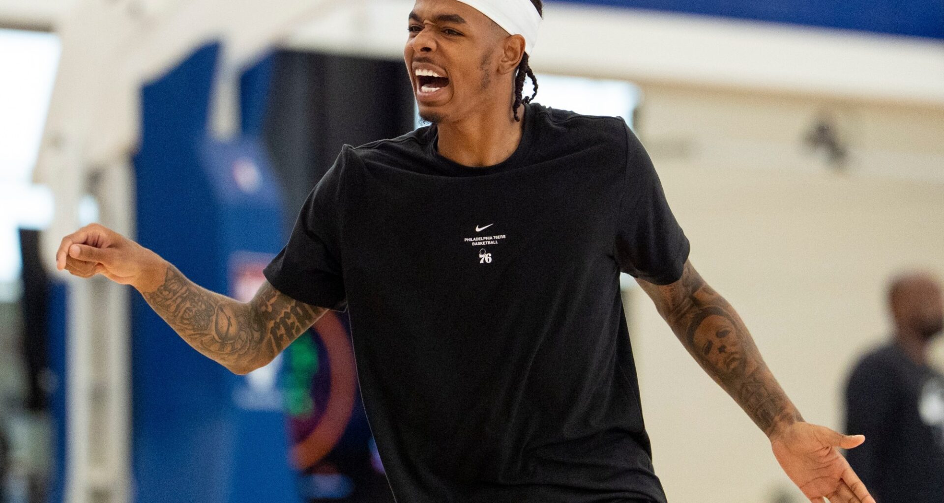 An explosive Joel Embiid, a steady VJ Edgecombe and other observations from the 76ers scrimmage