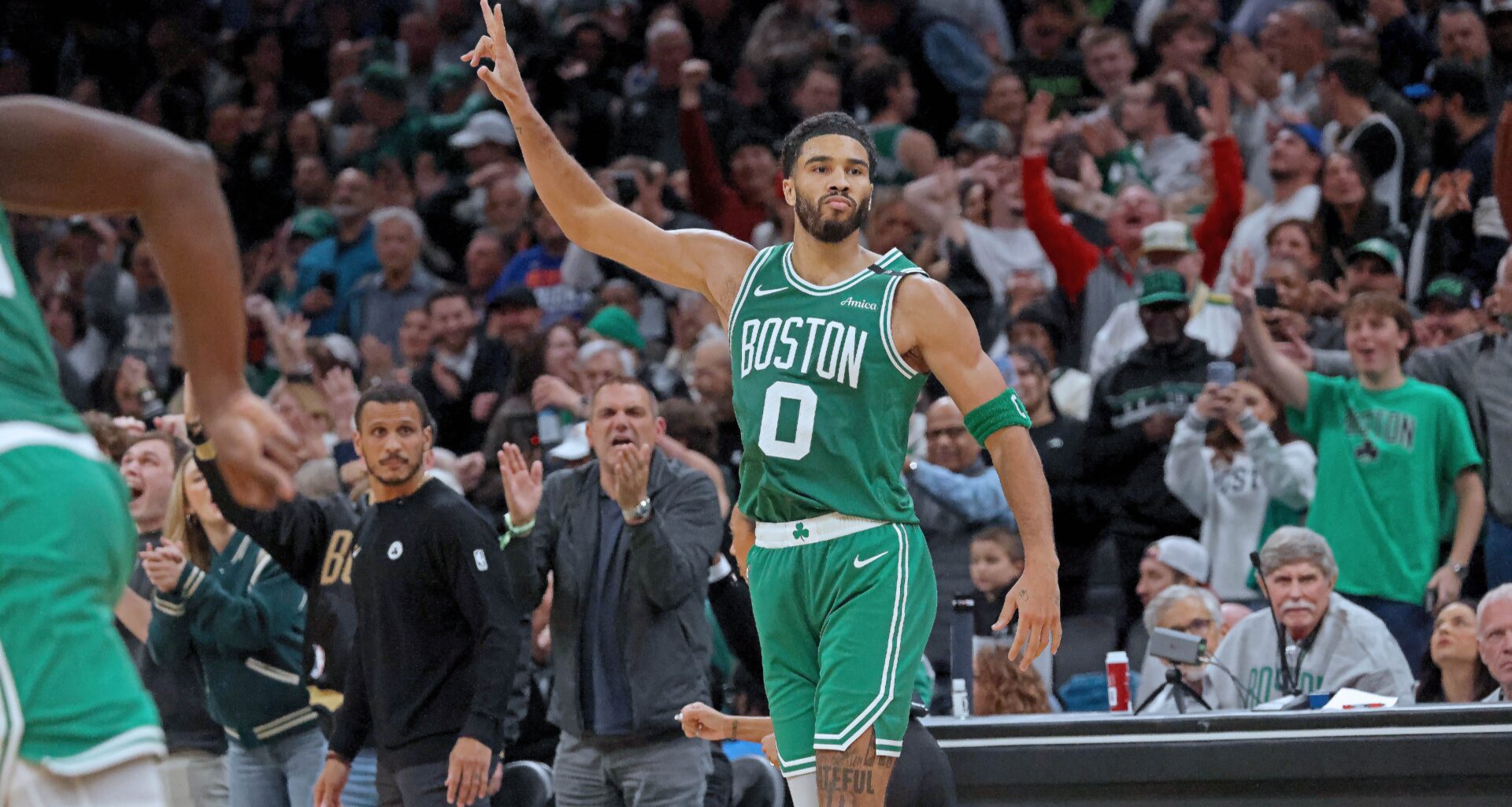 Jayson Tatum bounces back in big way as Celtics knock off champion Knicks