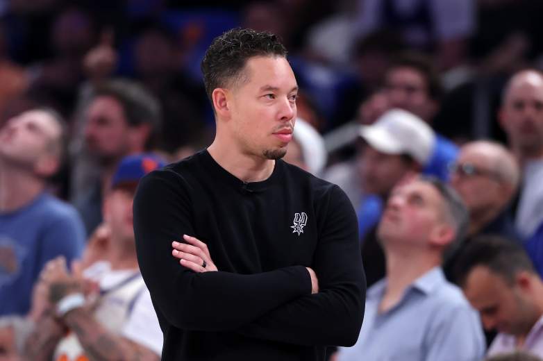 Spurs head coach Mitch Johnson