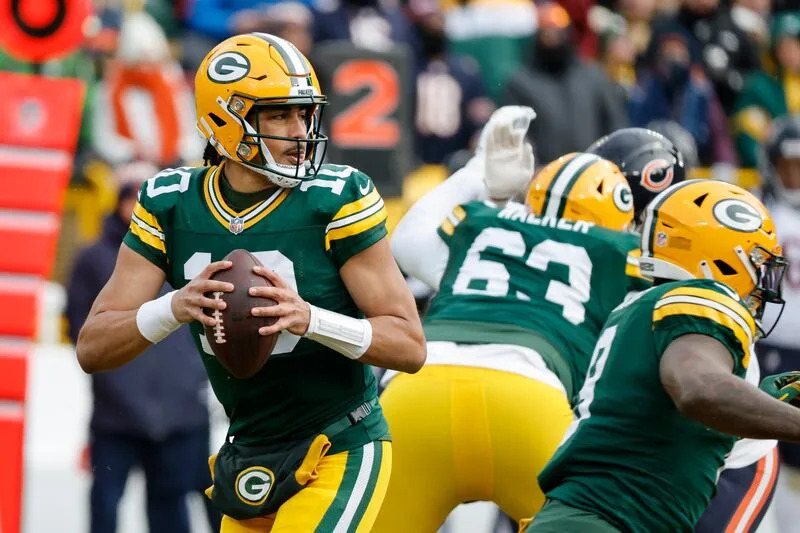 Green Bay Packers quarterback Jordan Love (10) drops back to pass during the first half of an NFL football game against the Chicago Bears, Sunday, Jan. 5, 2025, in Green Bay, Wis. | Mike Roemer