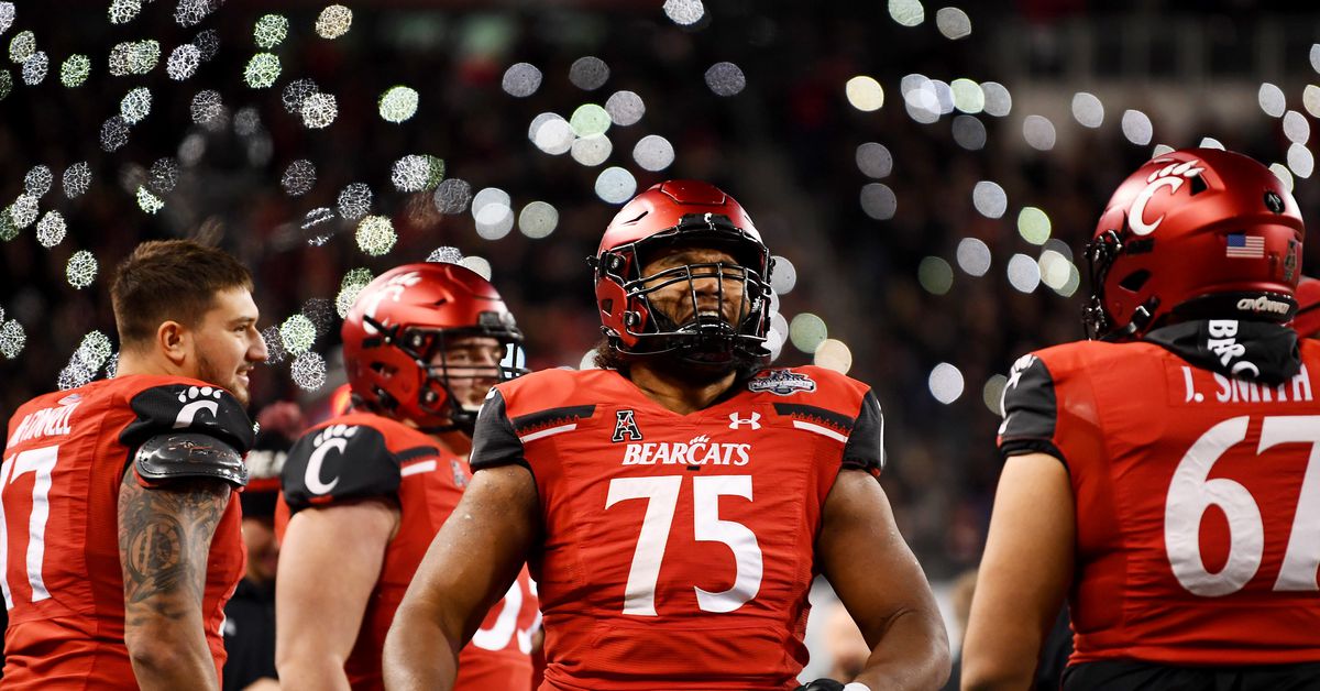 Packers draft Cincinnati OL John Williams with final pick of 2025
