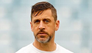 Vikings have apparently made starting quarterback decision between Aaron Rodgers and J.J. McCarthy