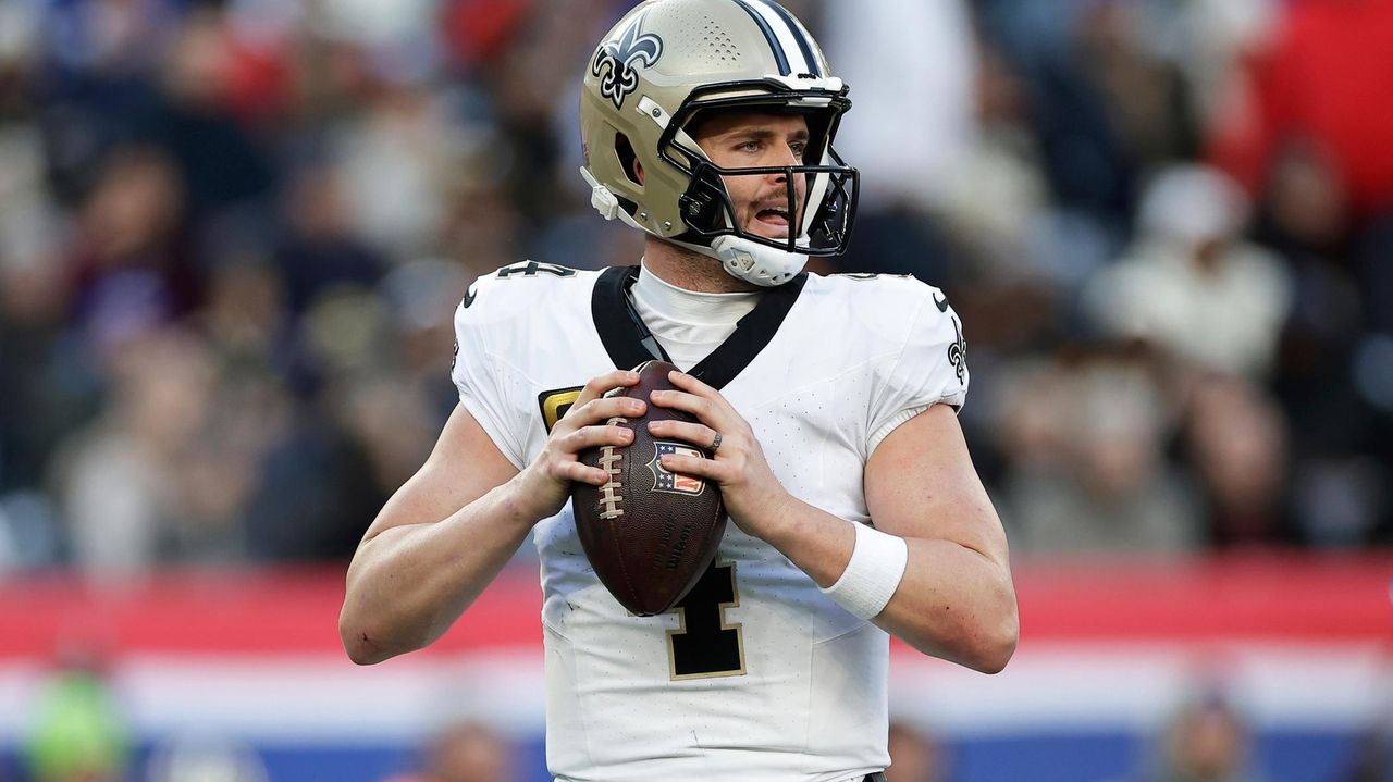 Saints QB Derek Carr says in a sermon that 'people are lying' about him and his shoulder injury