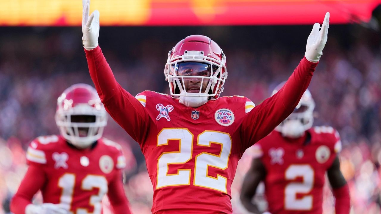 Chiefs exercise 5th-year options on cornerback Trent McDuffie and pass rusher George Karlaftis