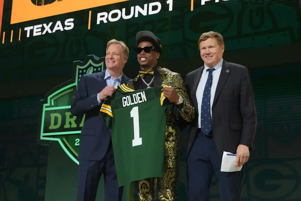 Apr 24, 2025; Green Bay, WI, USA; NFL commissioner Roger Goodell and Green Bay Packers president Mark Murphy with Texas Longhorns wide receiver Matthew Golden after he is selected by the Green Bay Packers as the number 23 pick in the first round of the 2025 NFL Draft at Lambeau Field.© Kirby Lee-Imagn Images
