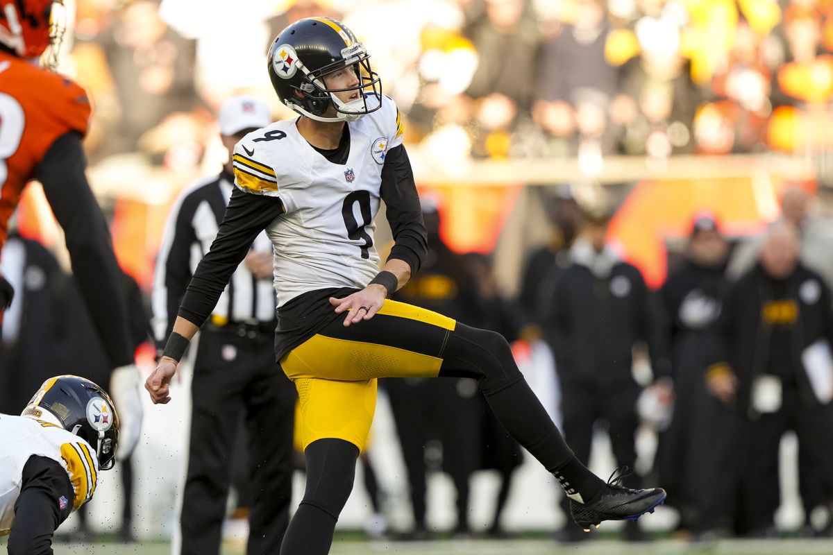 Place kicker Chris Boswell #9 of the Pittsburgh Steelers kicks a field goal during the first half of an NFL football game against the Cincinnati Bengals, at Paycor Stadium on December 1, 2024 in Cincinnati, Ohio.