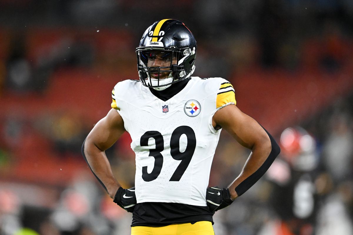 Minkah Fitzpatrick #39 of the Pittsburgh Steelers looks on prior to a game against the Cleveland Browns at Huntington Bank Field on November 21, 2024 in Cleveland, Ohio.