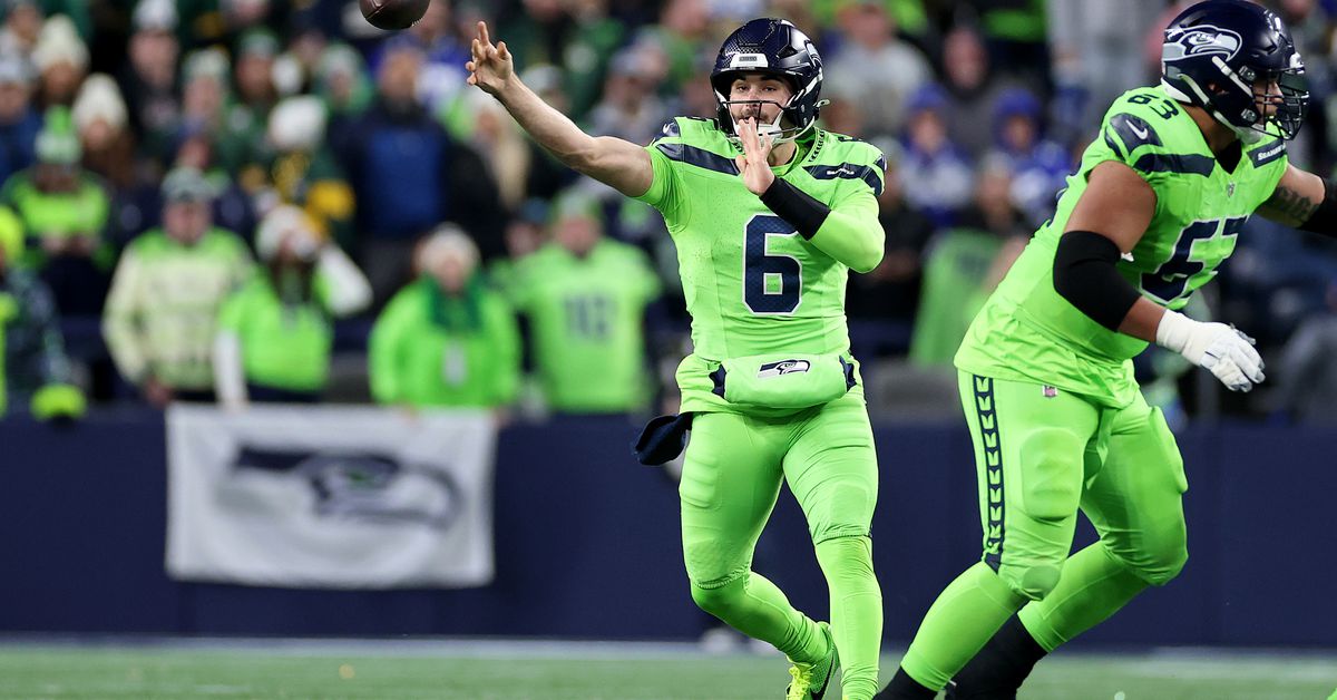 Former North Carolina star Sam Howell traded to the Minnesota Vikings