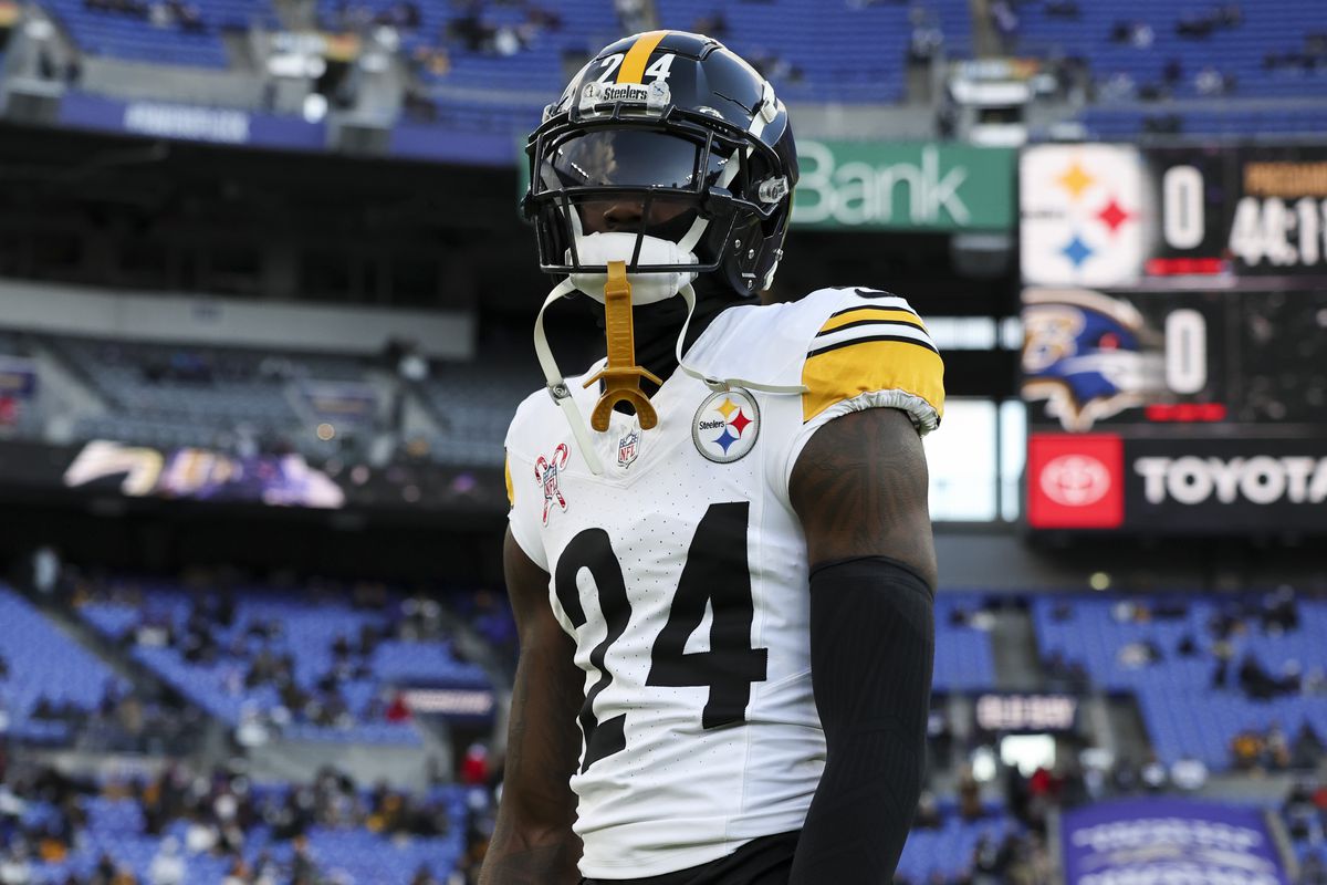 Joey Porter Jr. #24 of the Pittsburgh Steelers stands on the field prior to a game against the Baltimore Ravens at M&T Bank Stadium on December 21, 2024 in Baltimore, Maryland