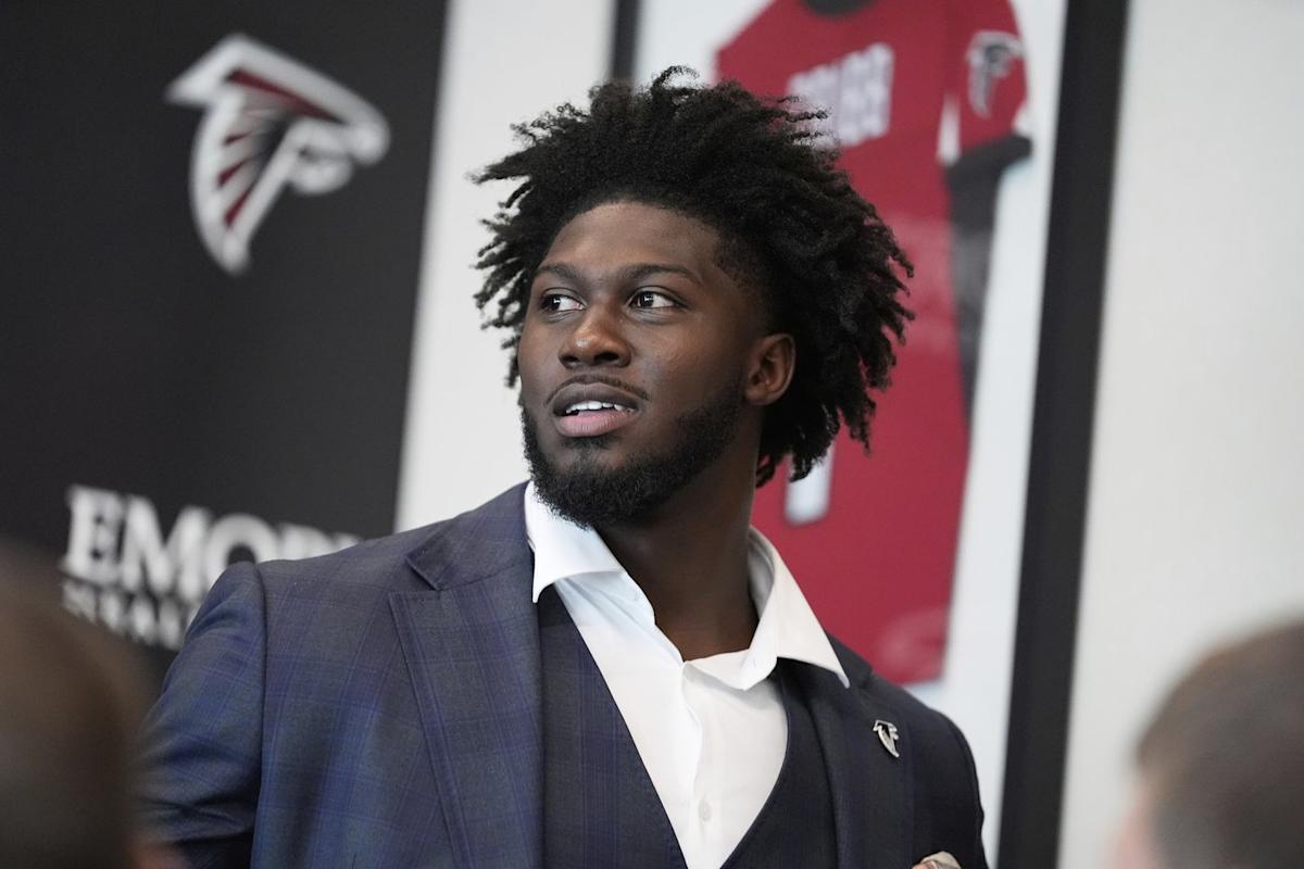 Falcons take aggressive approach in NFL draft to boost defense, especially pass rush