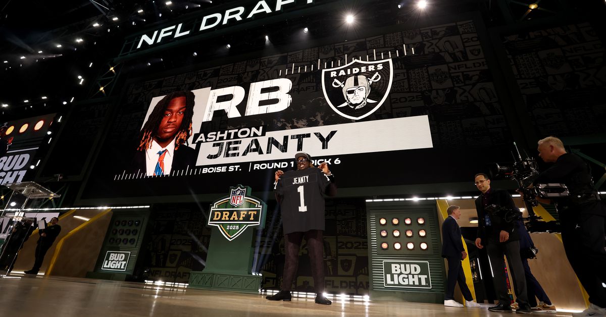 Raiders news: Ashton Jeanty OROY favorite