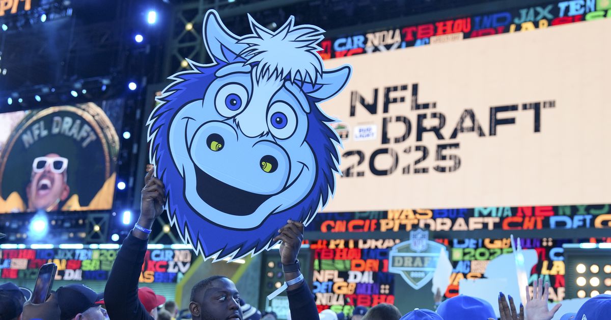 Colts draft trade: Indy swaps 4th round pick with Rams, adds 6th rounder