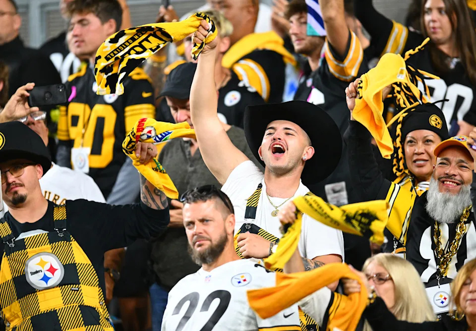 PITTSBURGH, PENNSYLVANIA - OCTOBER 06: Pittsburgh Steelers fans react during the fourth quarter against the Dallas Cowboys at Acrisure Stadium on October 06, 2024 in Pittsburgh, Pennsylvania. (Photo by Joe Sargent/Getty Images)