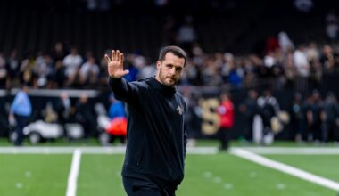 Derek Carr addresses shoulder injury for first time during church service in Las Vegas