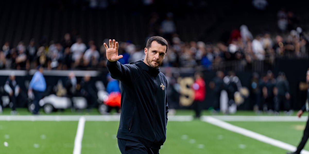 Derek Carr addresses shoulder injury for first time during church service in Las Vegas