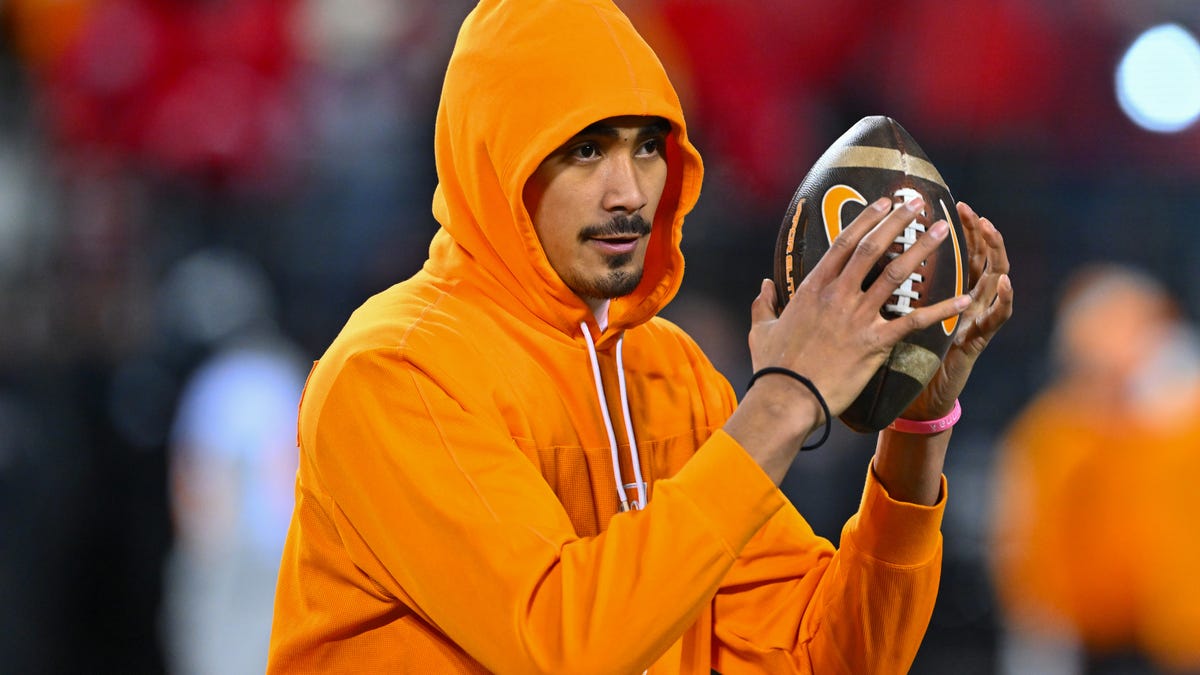 Nico Iamaleava of UCLA ranks No. 11 among returning NCAA quarterbacks