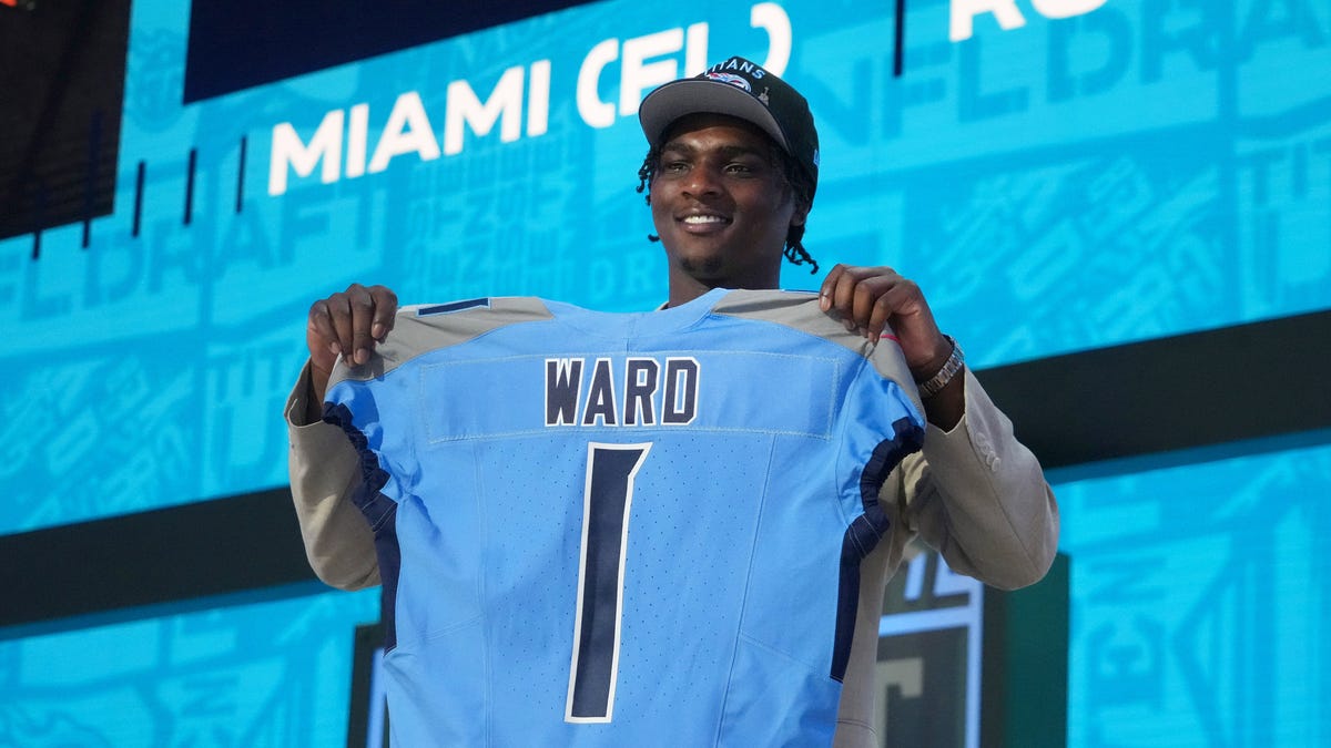 Titans didn't bite on huge offer for quarterback Cam Ward