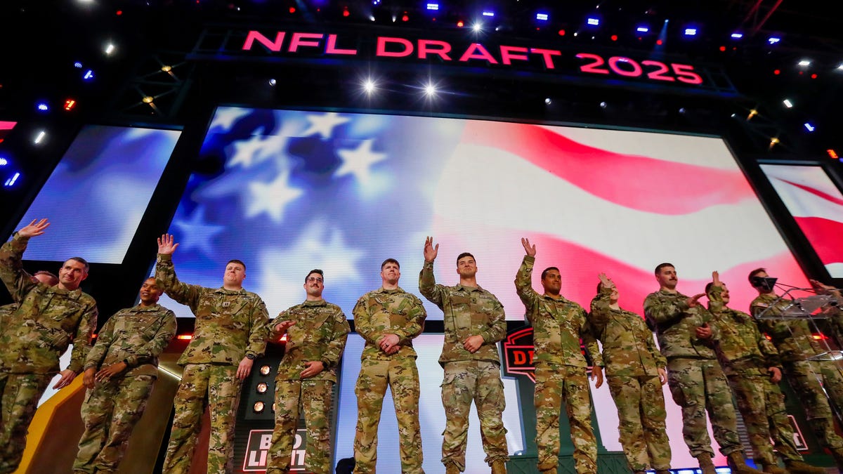 Experts dole out grades for Tennessee Titans