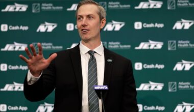Not firing back at Rodgers a good sign by new Jets brass