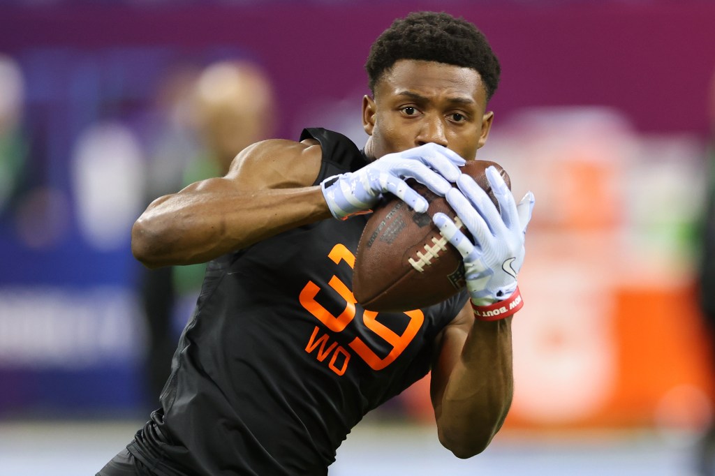 Georgia receiver Arian Smith, who was drafted by the Jets, catches a pass during the NFL Combine.