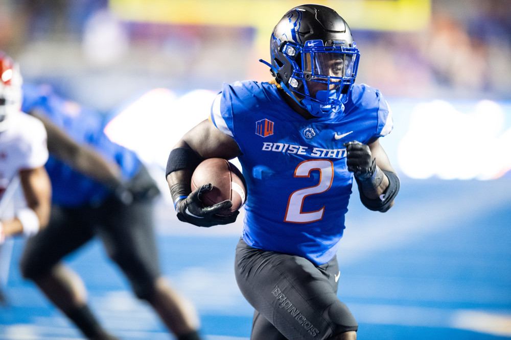 BOISE, ID - OCTOBER 8: Boise State Broncos running back Ashton Jeanty (2) rushes with the football during a college football game between the Fresno State Bulldogs and the Boise State Broncos on October 8, 2022, at Albertsons Stadium in Boise, ID. (Photo by Tyler Ingham/Icon Sportswire)