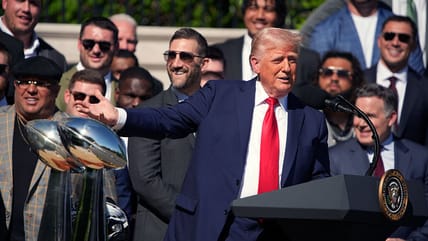 Trump praises Saquon Barkley and Jalen Hurts at White House ceremony for Philadelphia Eagles amid political debate