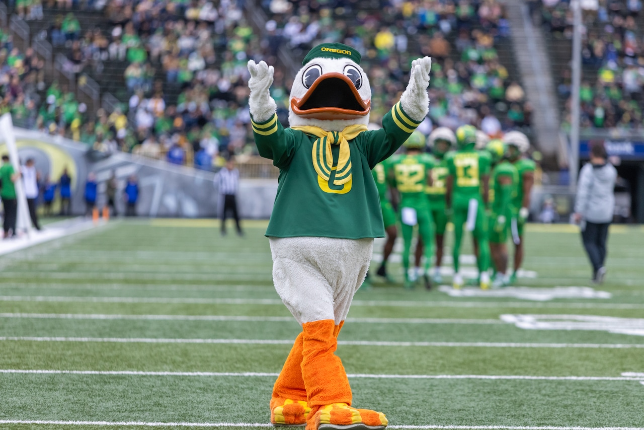Oregon football spring game: Live score updates, analysis