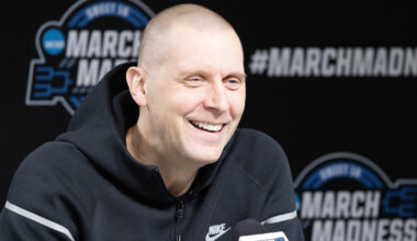 ASU center Jayden Quaintance (21) goes up for a dunk being fouled by GCU guard Tyon Grant-Foster (7) during a game at the Footprint Center in Phoenix on Nov. 14, 2024 - © Patrick Breen/The Republic / USA TODAY NETWORK via Imagn Images