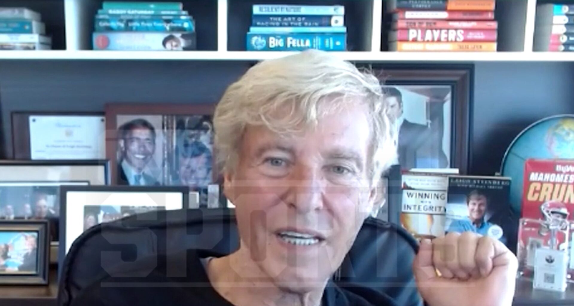 Shedeur Sanders Draft Collusion Theory Is 'Nonsense,' NFL Agent Leigh Steinberg Says