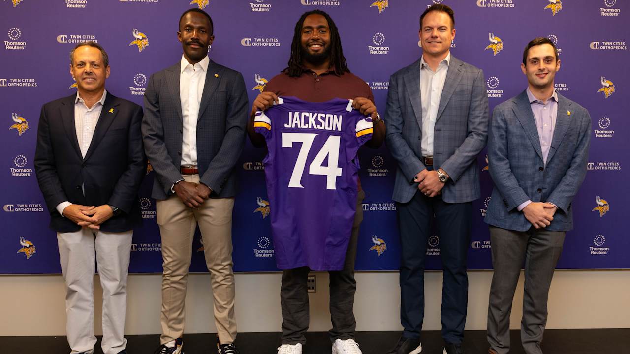 Donovan Jackson Relishes 1st Day on Job with Vikings