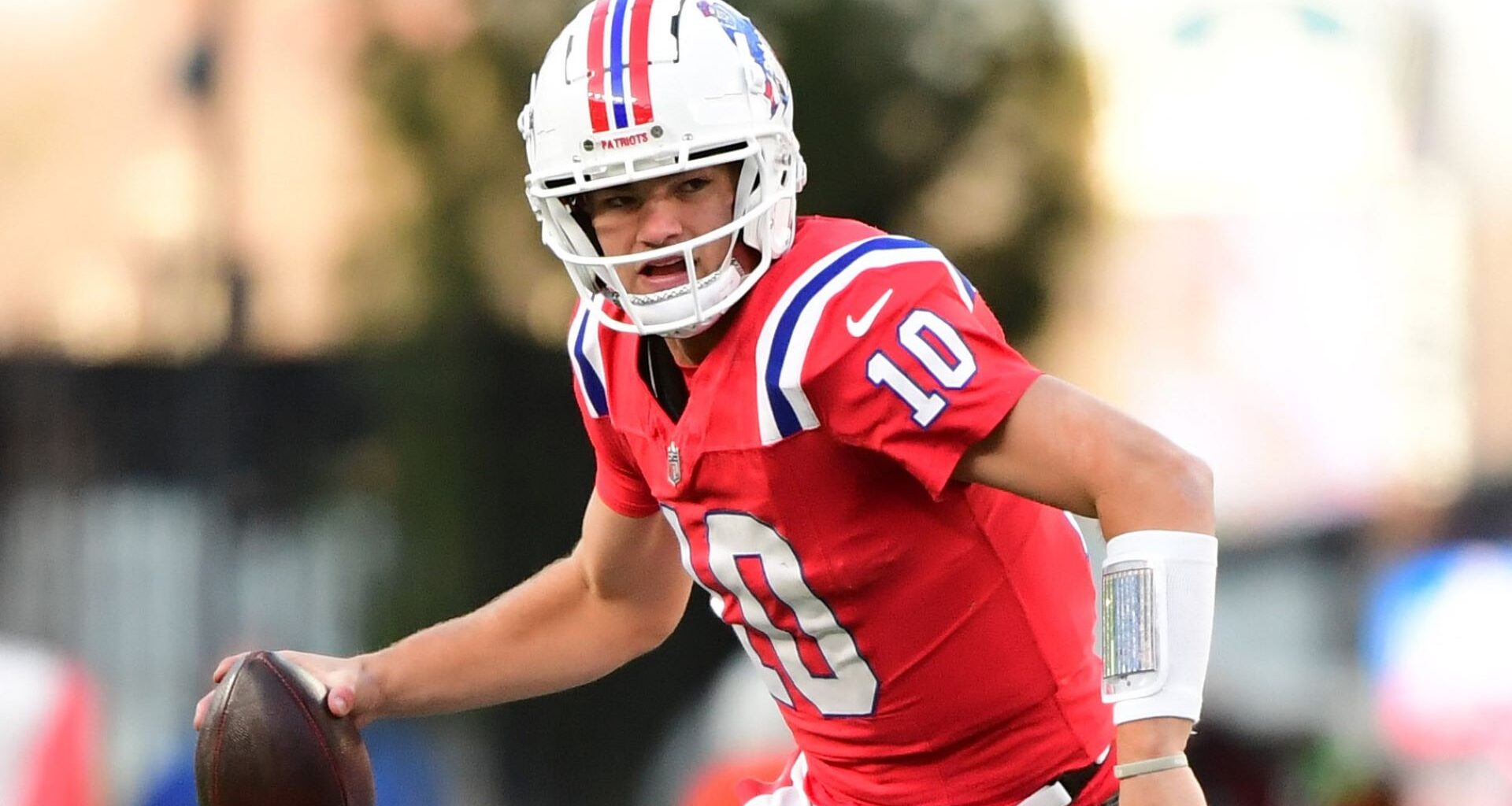 Patriots Veteran Teases New Wrinkles Surrounding Drake Maye