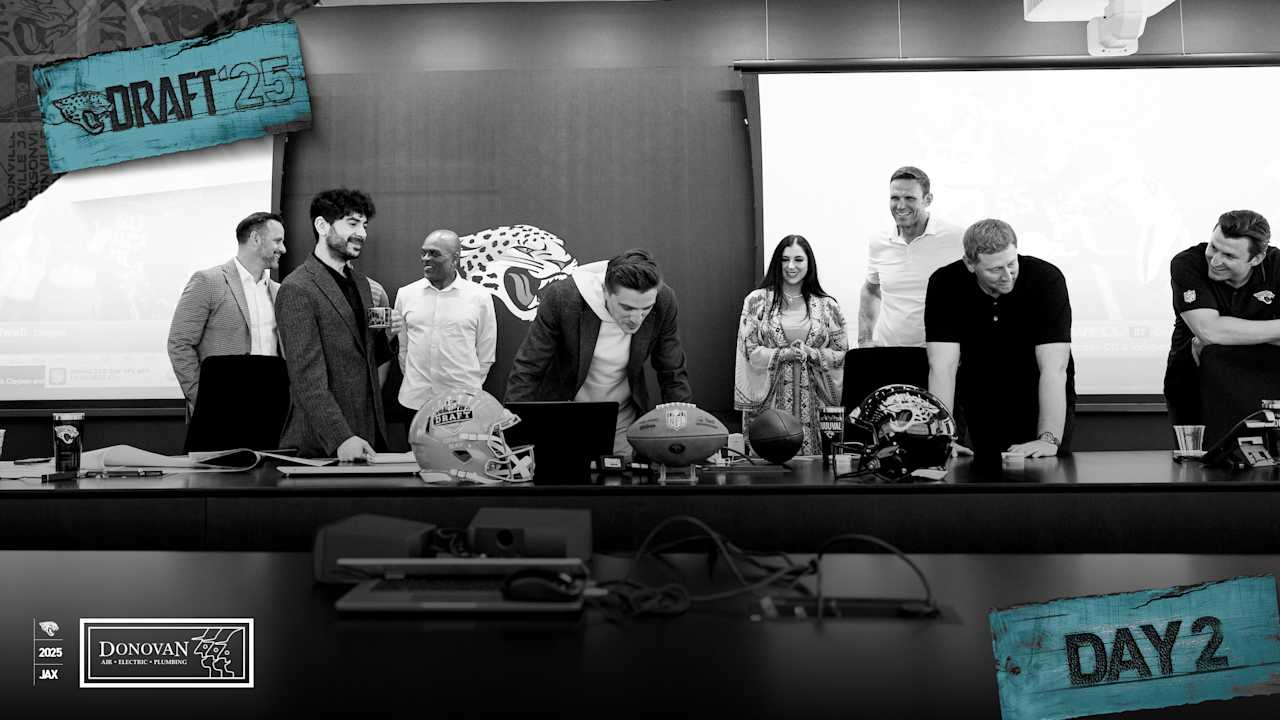 Jaguars' James Gladstone Continues to Set New Tone