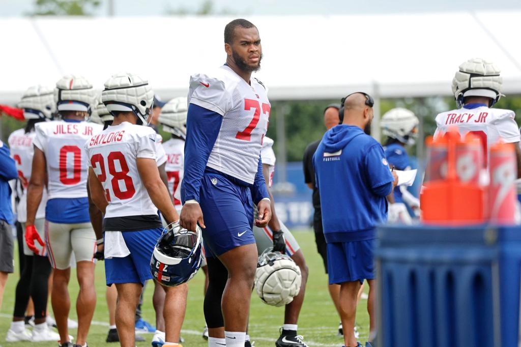 Evan Neal getting new position — and shot to salvage Giants career